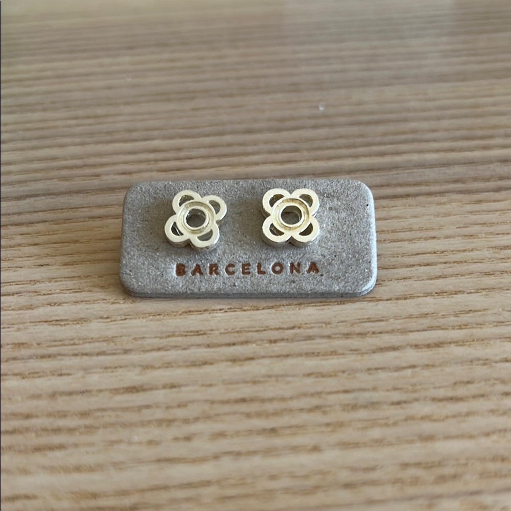 Gold Flower Stud Earrings